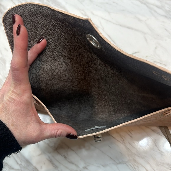 Leather wristlet / clutch - Picture 6 of 7